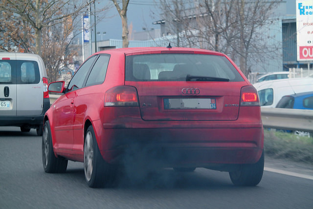 Fumée noire et véhicule Diesel